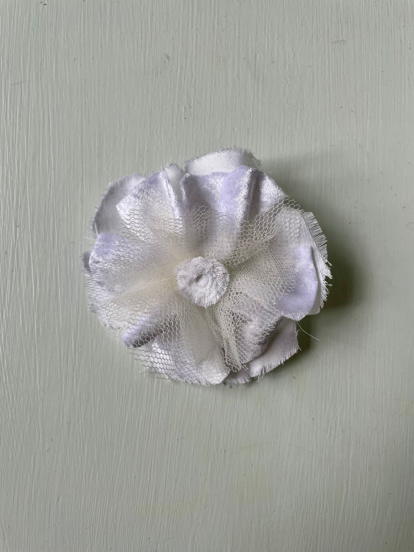 Brooch Flower White