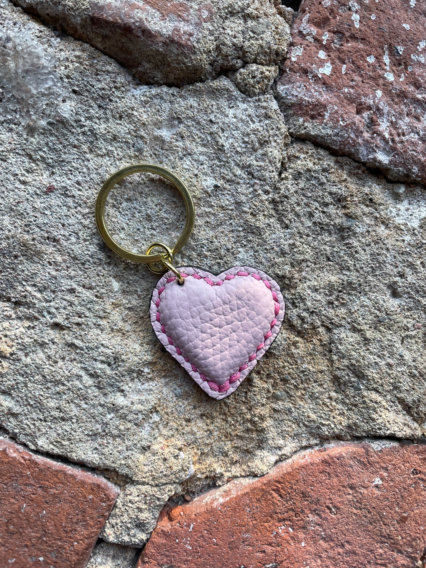 Brass keyring pink heart